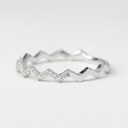 Picture of diamond ring diamond zig zag ring 14k