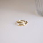 Load image into Gallery viewer, Picture of bypass ring half round twist ring band
