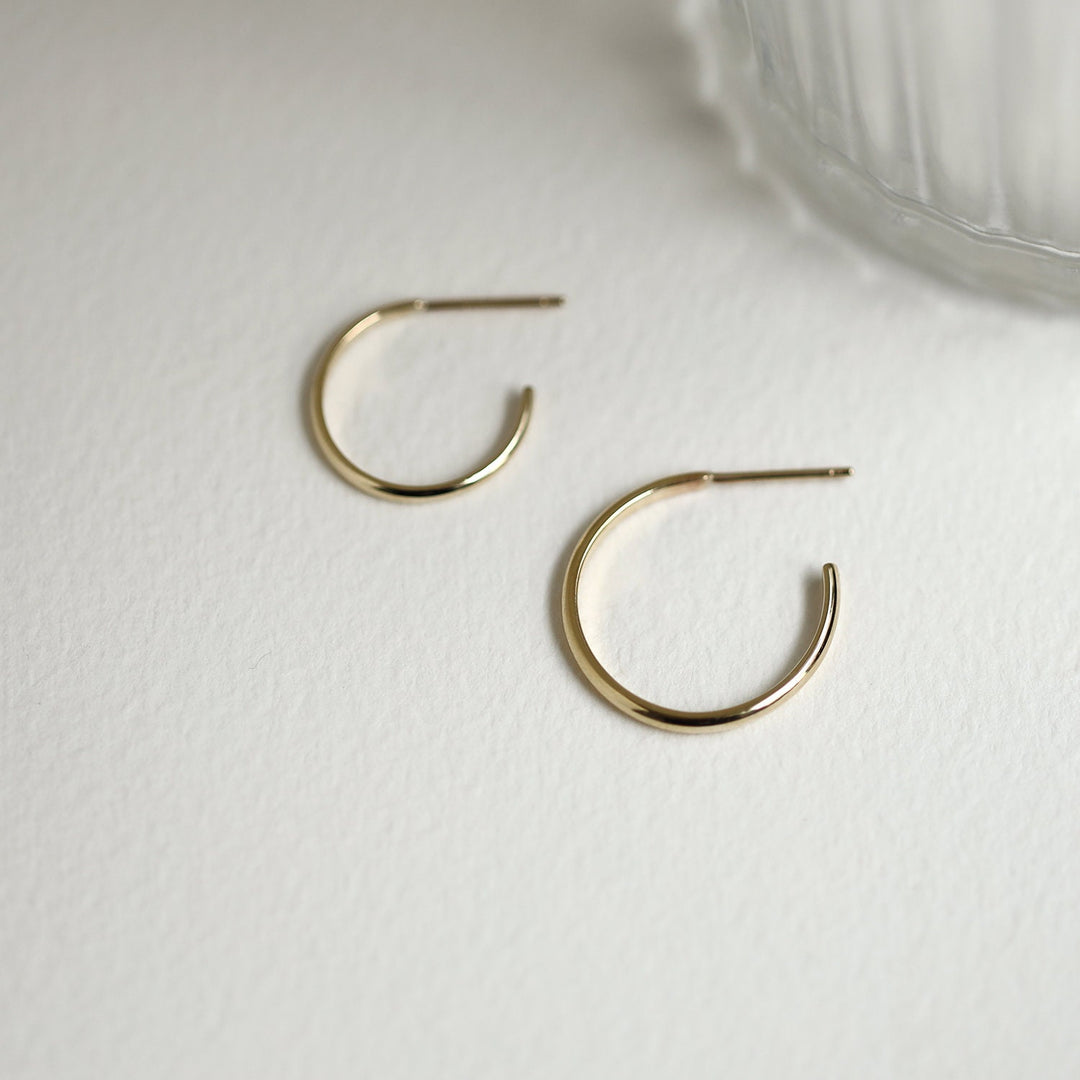 Picture of open hoops solid gold earrings gold hoop