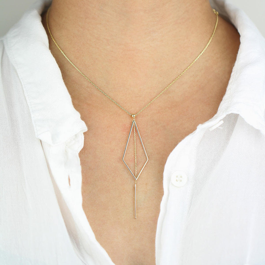 Picture of geometric necklace 14k solid gold