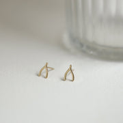 Picture of wishbone studs solid gold wishbone