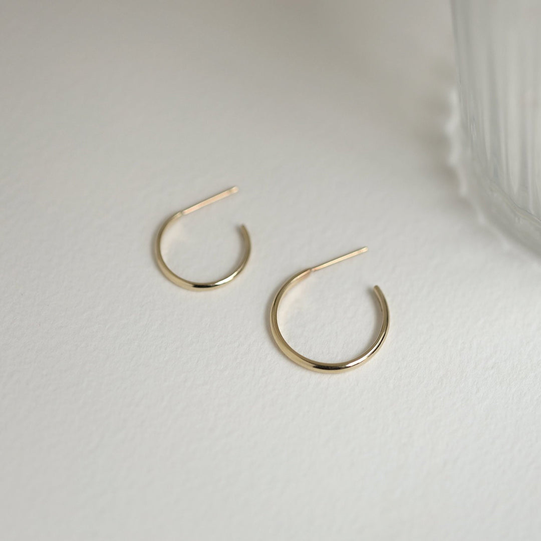 Picture of open hoops solid gold earrings gold hoop