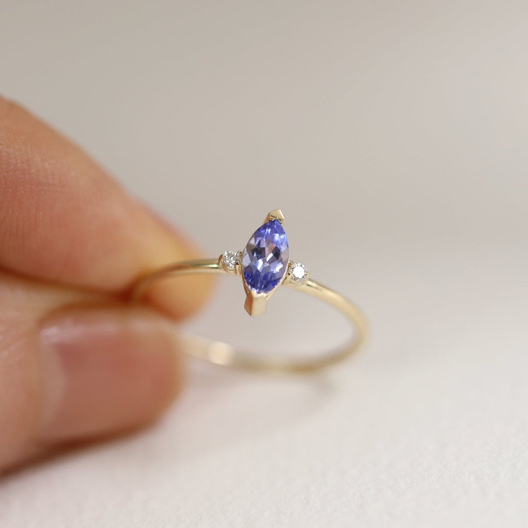 Picture of tanzanite marquise double diamond ring