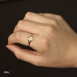 Load image into Gallery viewer, Picture of oval signet ring 14k solid gold signet
