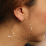 Load image into Gallery viewer, Picture of 14k solid gold hoop earrings hoop
