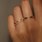 Load image into Gallery viewer, Picture of vintage art deco diamond wedding ring
