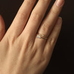 Load image into Gallery viewer, Picture of arrow twist ring band 10k 14k solid gold
