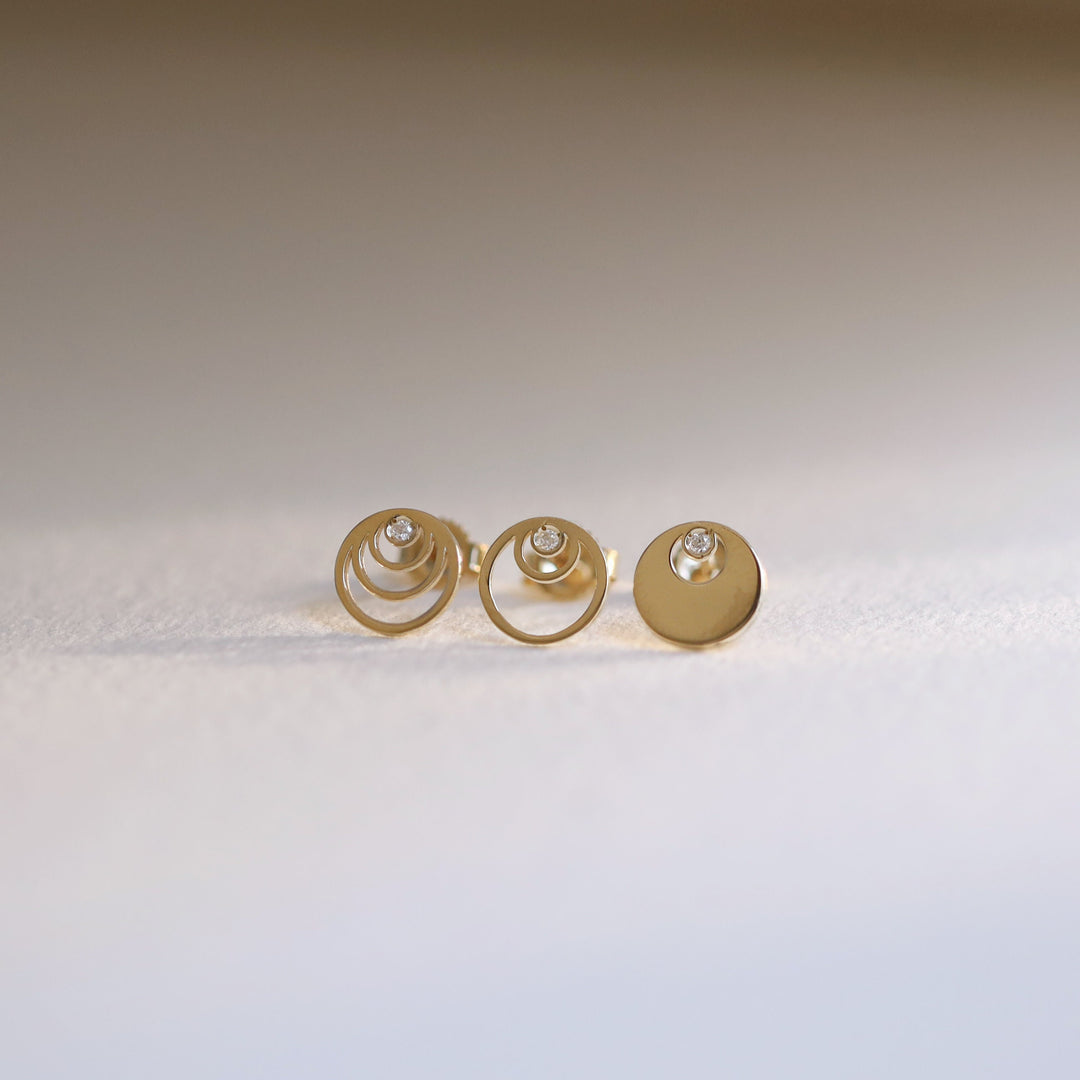 Picture of circle diamond stud earrings round plate 1