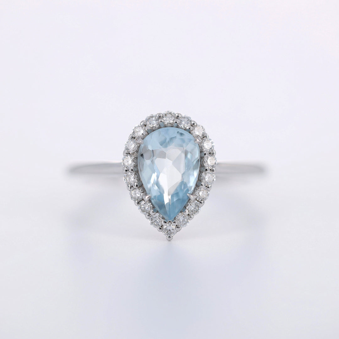 Picture of teardrop aquamarine diamond ring vintage