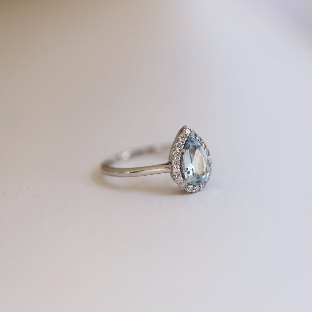 Picture of teardrop aquamarine diamond ring vintage