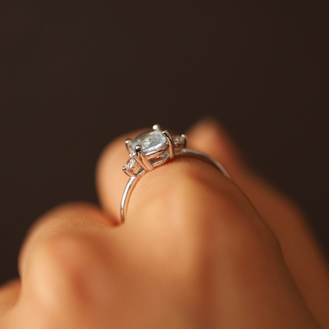 Picture of oval aquamarine diamond ring vintage