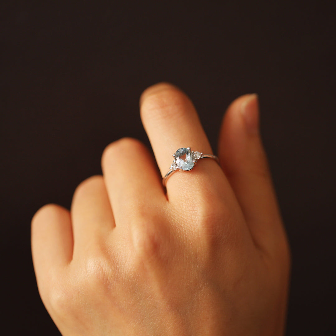 Picture of oval aquamarine diamond ring vintage