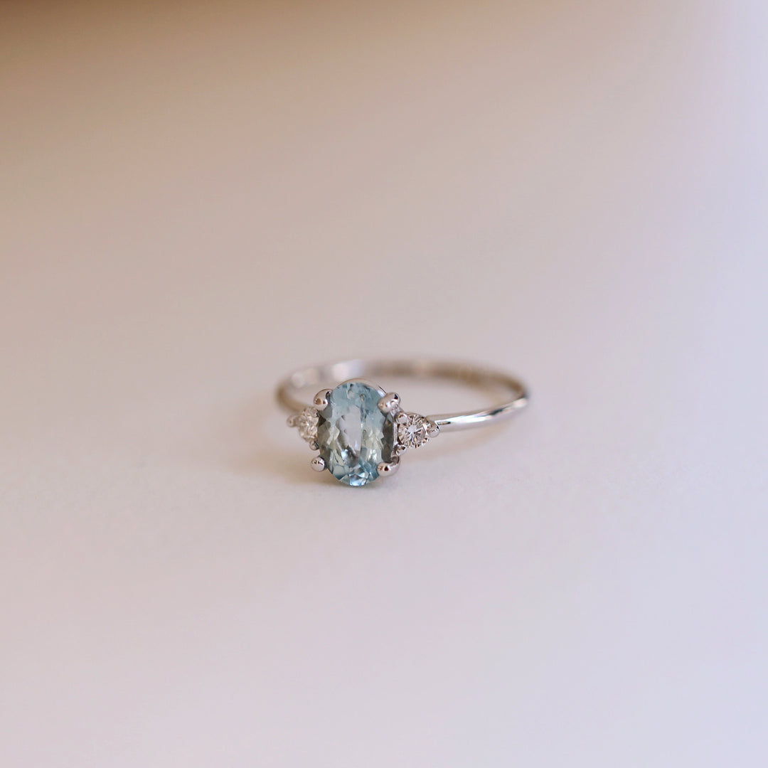 Picture of oval aquamarine diamond ring vintage