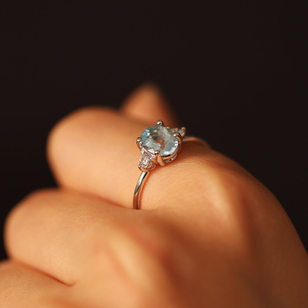 Picture of oval aquamarine diamond ring vintage