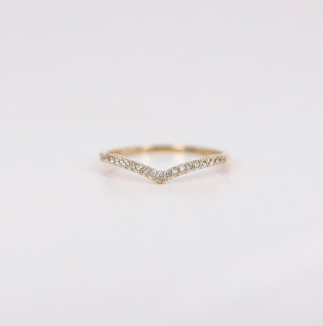 Picture of half eternity chevron diamond ring