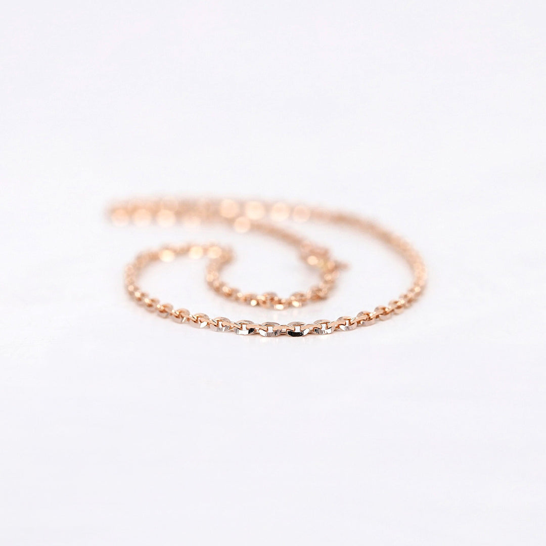 Picture of thick rolo chain bracelet gold chain