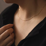 Load image into Gallery viewer, Picture of singapore chain with bar detail gold
