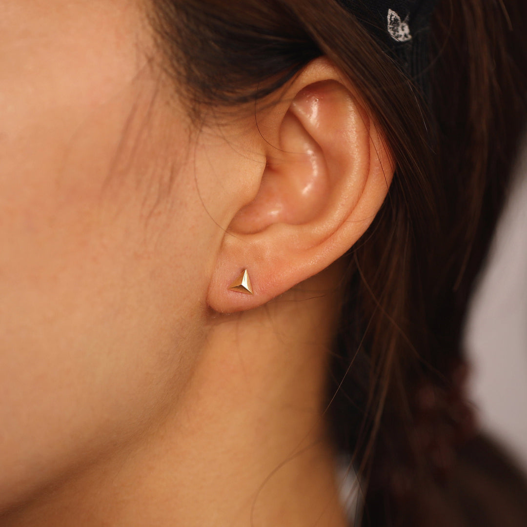 Picture of triangle pyramid stud earrings dainty