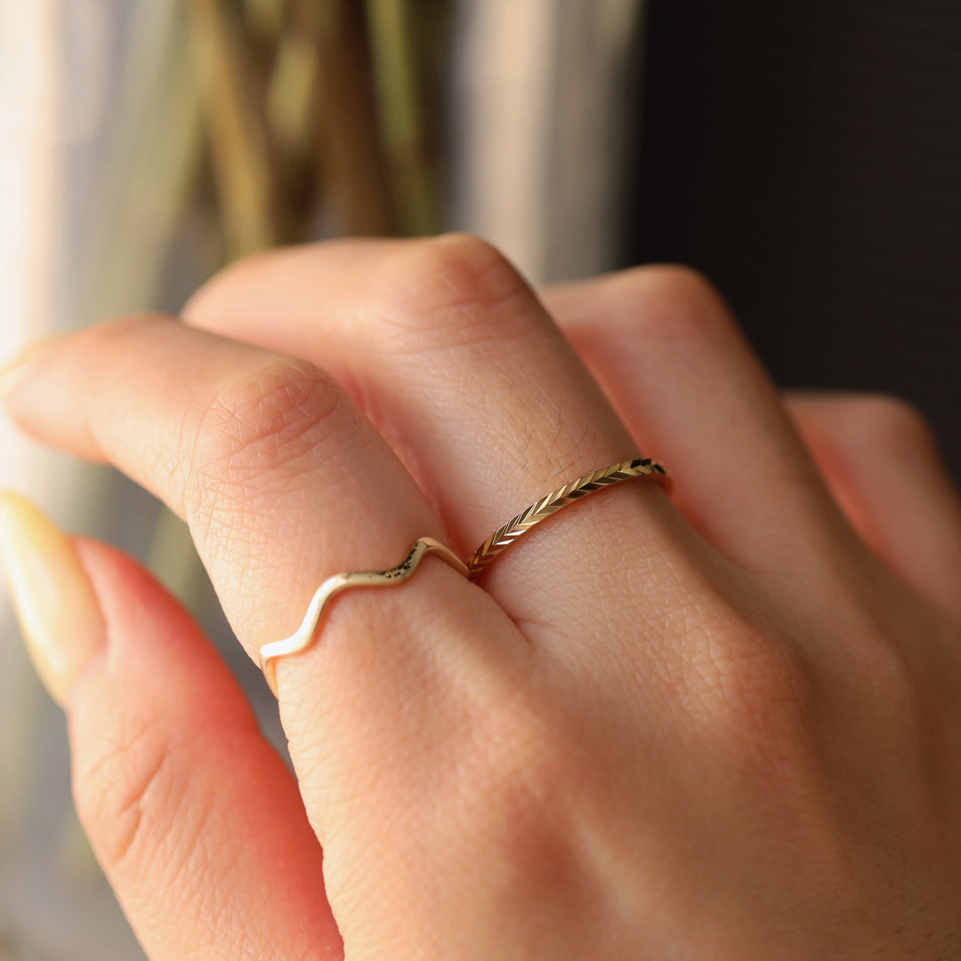 Picture of herringbone eternity ring 14k gold