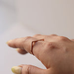 Load image into Gallery viewer, Picture of 14k solid gold flat top d shaped ring
