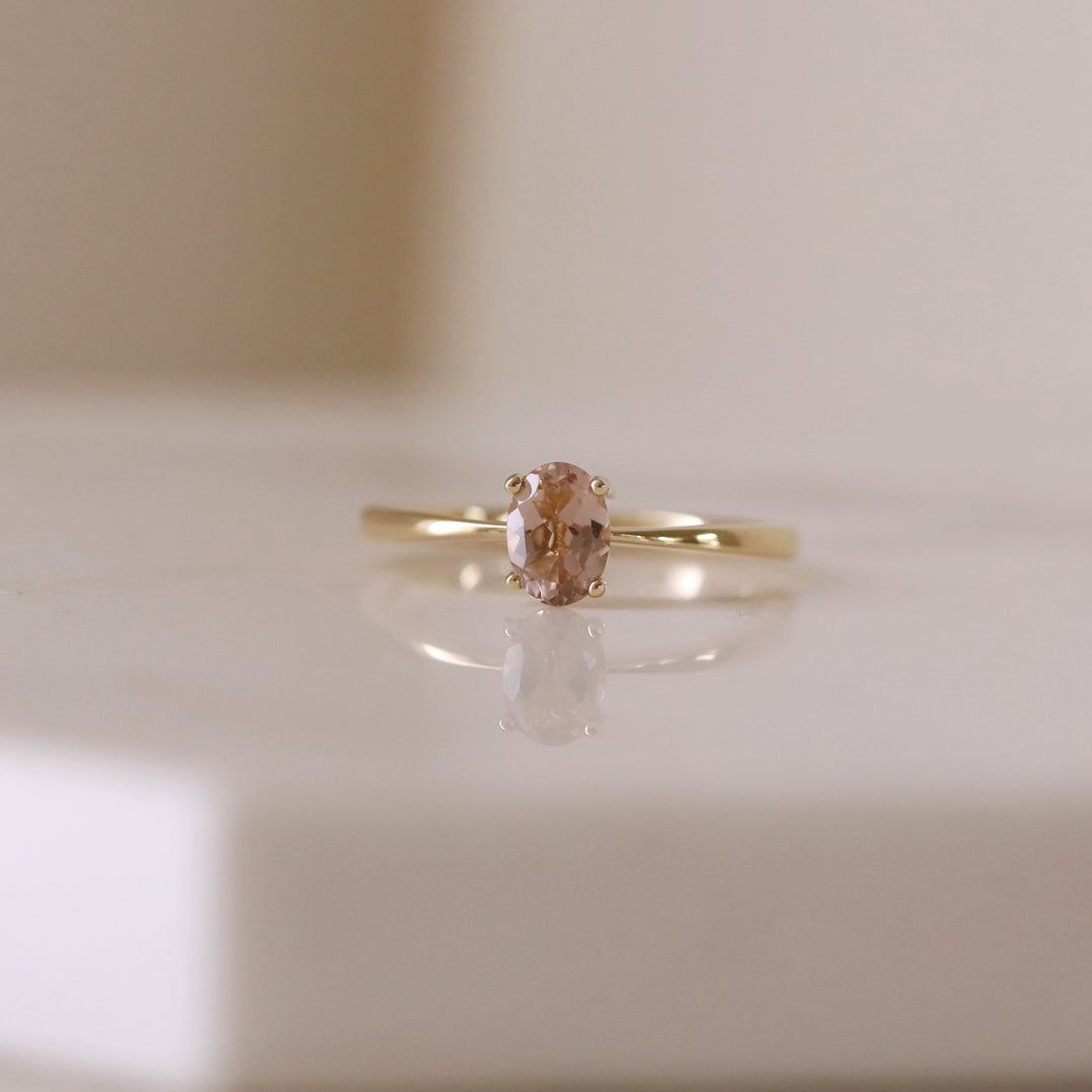 Picture of 14k solid gold morganite solitaire ring