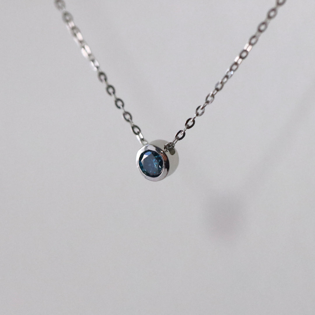 Picture of blue diamond necklace blue diamond