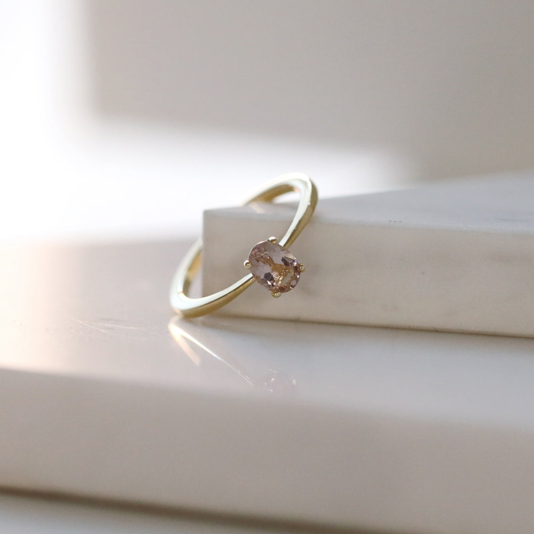 Picture of 14k solid gold morganite solitaire ring