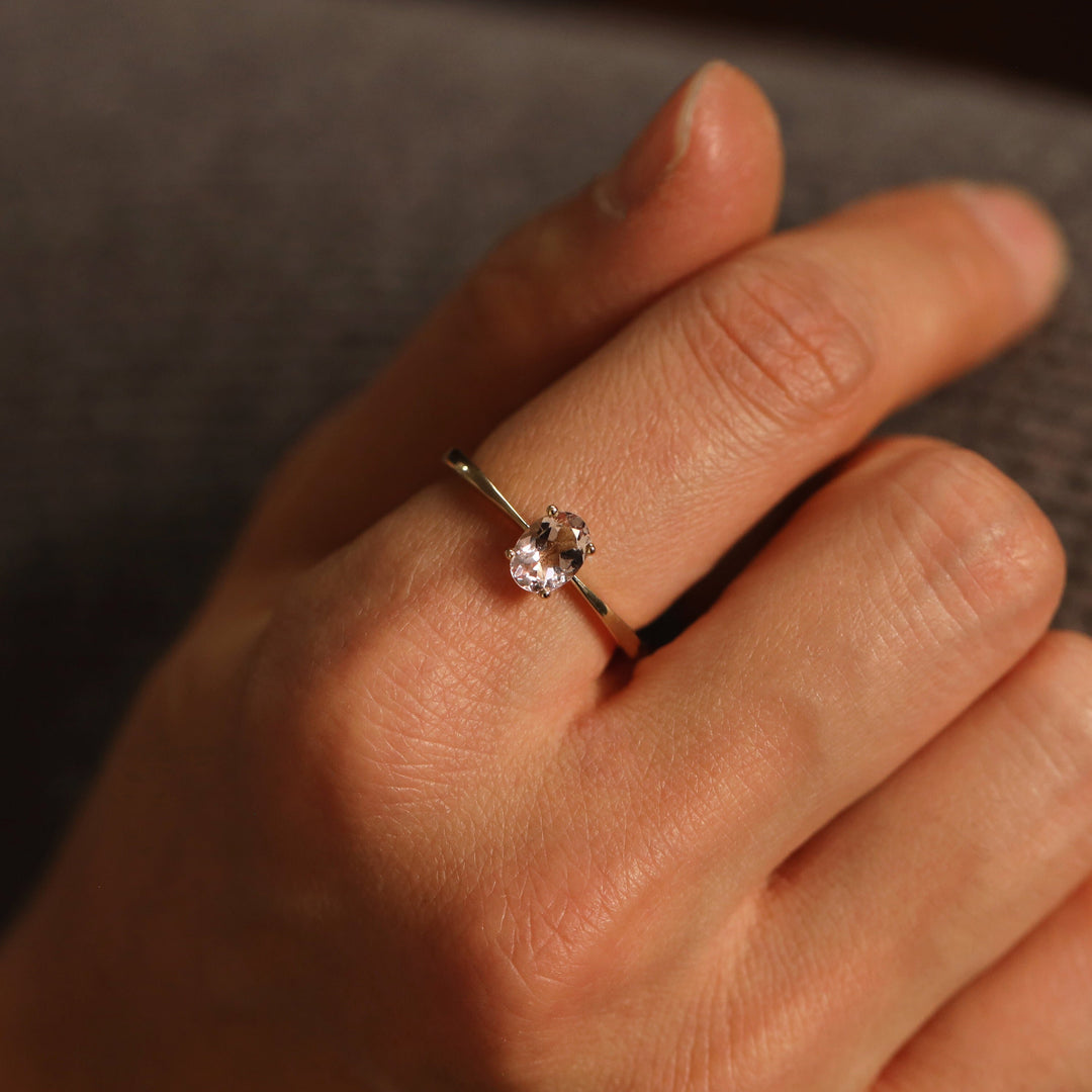 Picture of 14k solid gold morganite solitaire ring