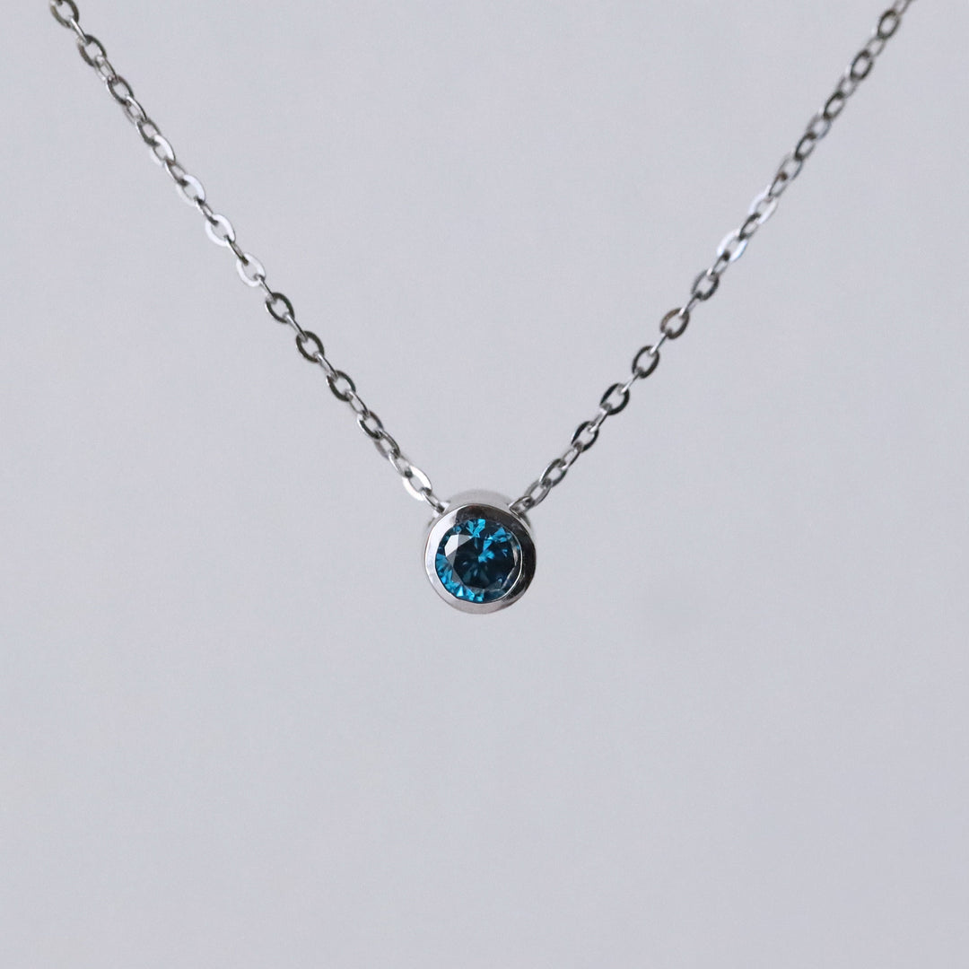 Picture of blue diamond necklace blue diamond