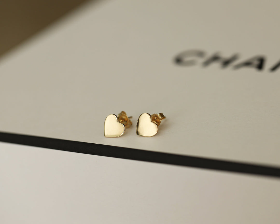 Picture of flat heart stud earrings heart shaped