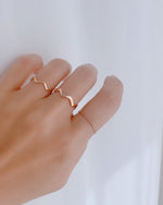 Load image into Gallery viewer, Picture of flat wavy ring zig zag ring ripple ring
