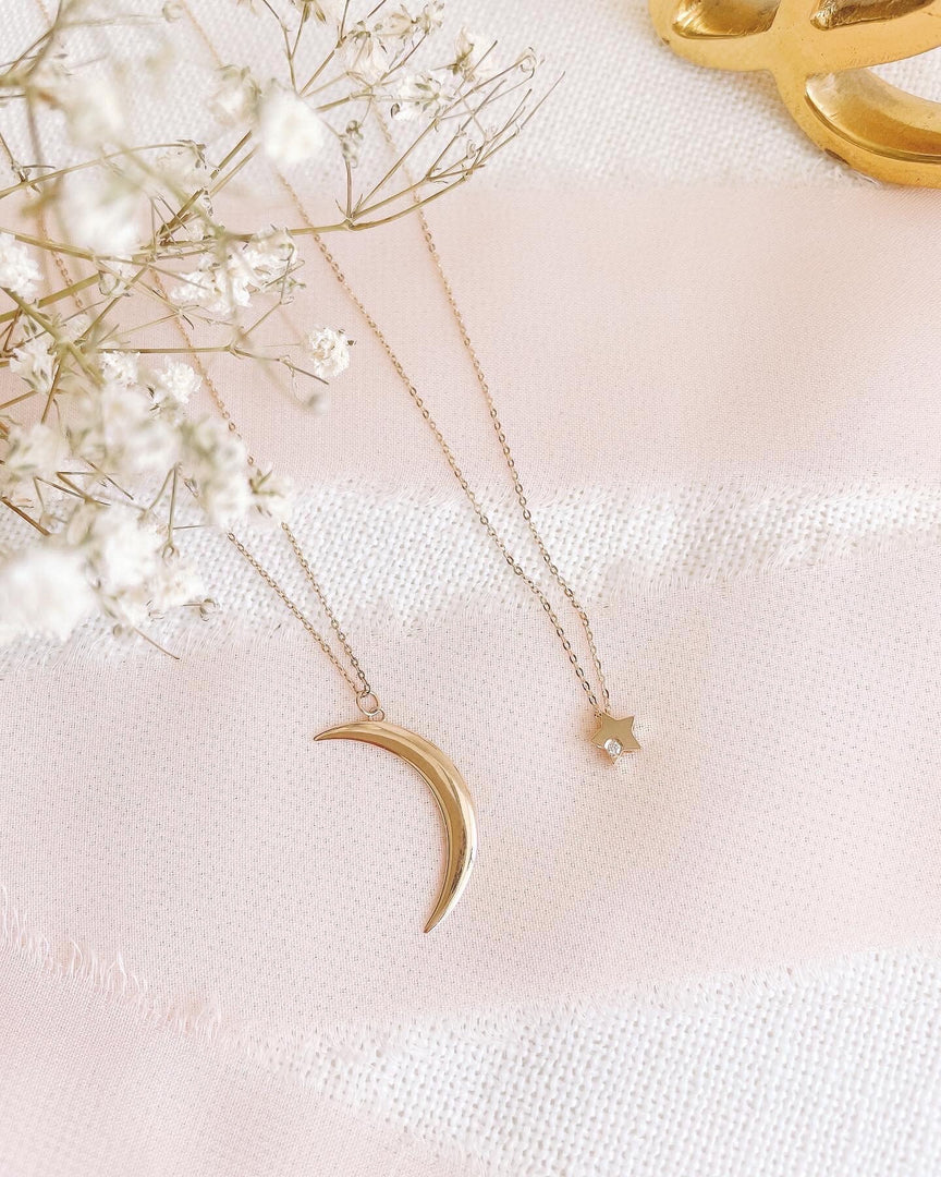 Picture of crescent moon pendant necklace 14k gold